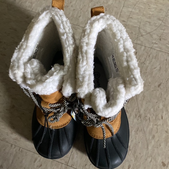 CAT & JACK SIZE 13
2021 BRAND NEW, COGNAC/ACY45 KIT MAN MADE SUEDE FAUX FUR - Picture 2 of 7